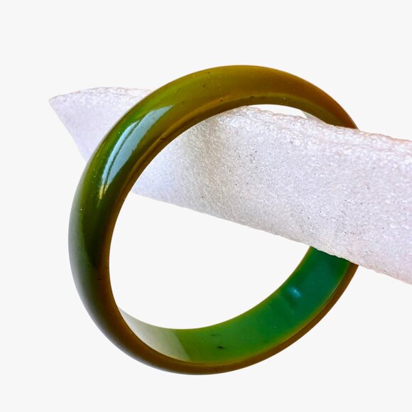 Vintage Bakelite Bangle Bracelet Green Smooth - Picture 9 of 11